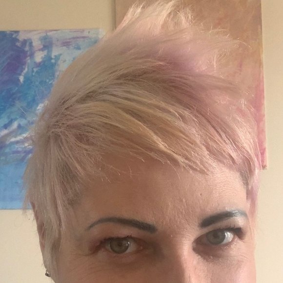 kelleViolet 🌺 Posh Ambassador 🌺 - Picture 1 of 4